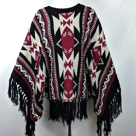 💥Last one! Warm and Cozy Aztec Poncho - Picture 2 of 4